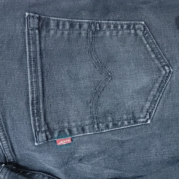 Men's Levi's 512 in a dark wash - Picture 3 of 5